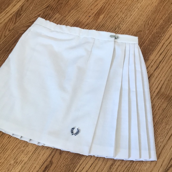 ⭐️ Vintage 1970’s Fred Perry White Tennis Skirt XS - Picture 2 of 8